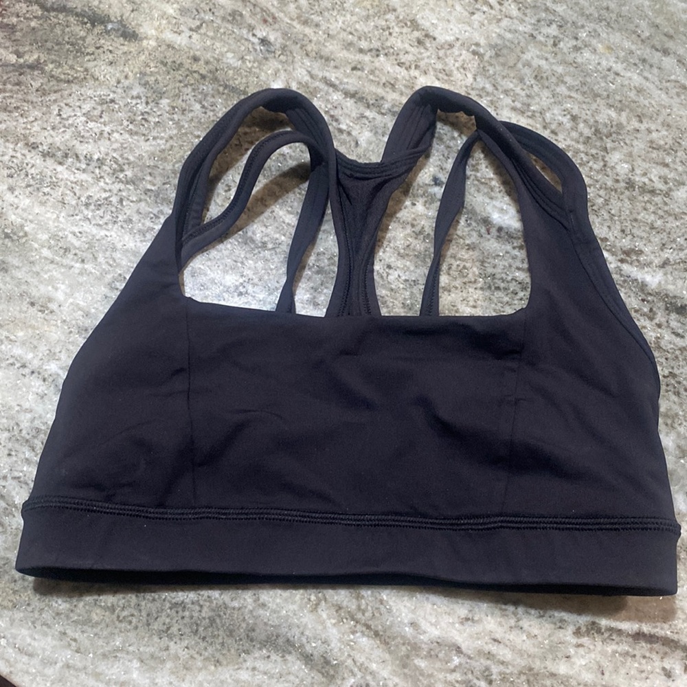 Lululemon Sports Bra / SIZE 6